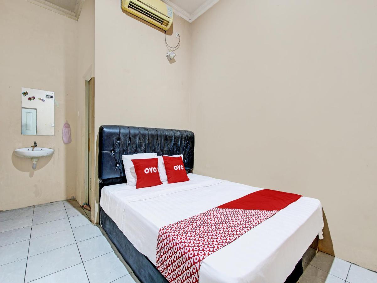 Oyo 92459 Cahyo Kost 2 Hotel 2*